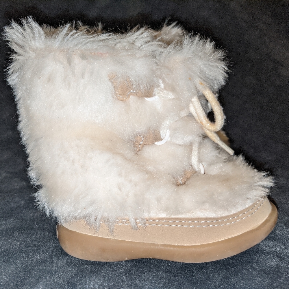 BABY GAP White Faux Fur Boots, Girls (Infant) Size 3